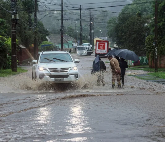 Al menos 10 muertos y 21 desaparecidos por las lluvias en Brasil