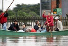 Devastadoras inundaciones en Brasil: ya son 31 los muertos y el agua llegó al centro de Porto Alegre