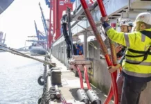 Hamburgo se convierte en el primer puerto de Europa en ofrecer suministro eléctrico a buques portacontenedores y cruceros