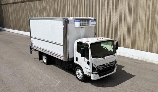 ISUZU PRESENTA SU CAMIÓN ELÉCTRICO REFRIGERADO NRR-EV CON THERMO KING