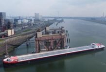 Bautizan Buque con 312 paneles solares