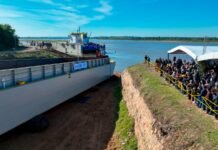 Astillero Paraguayo bota e inaugura 12 barcazas para la compañía Louis Dreyfus Company