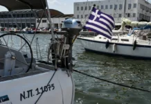 Miles de toneladas de peces muertos, Obliga a Grecia a declarar estado de Alerta