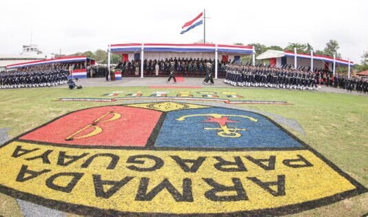 Mandatario participó de festejos por Día de la Armada Paraguaya