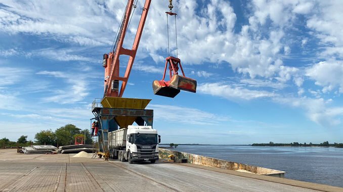 Industrias que dependen del río buscan alternativas para sortear la crítica situación del río Paraguay