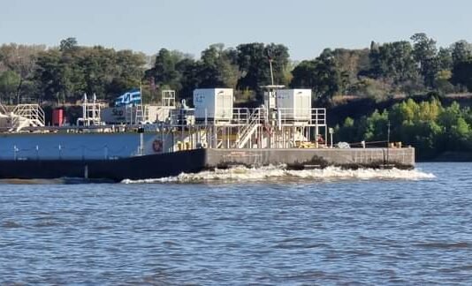 Navíos South American Logistics presenta un estudio clave sobre la Hidrovía Paraguay-Paraná al presidente Santiago Peña