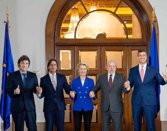 Mercosur y Unión Europea sellan histórico acuerdo de asociación en Uruguay