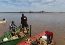 Pescadores de isla Ybycuí denuncian que dragas y embarcaciones impiden su trabajo