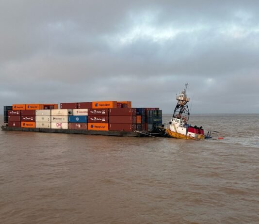 Incidente en el Río de la Plata: remolcador paraguayo «Papu Mar» se hunde parcialmente en medio de un temporal