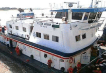 Alerta en el río: remolcador Don Abraham impactó fondo de piedra y lucha contra posible hundimiento