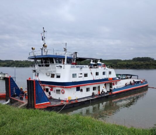 El remolcador paraguayo Don Abraham está estabilizado y fuera de peligro tras incidente en el Alto Paraná