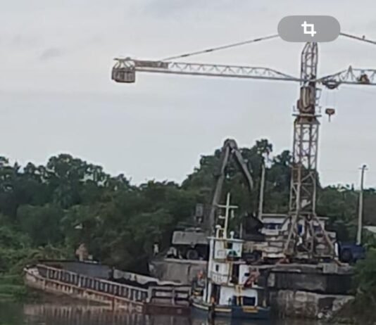 Grave violación a la soberanía paraguaya en Vallemí: remolcador brasileño opera ilegalmente en puertos del norte