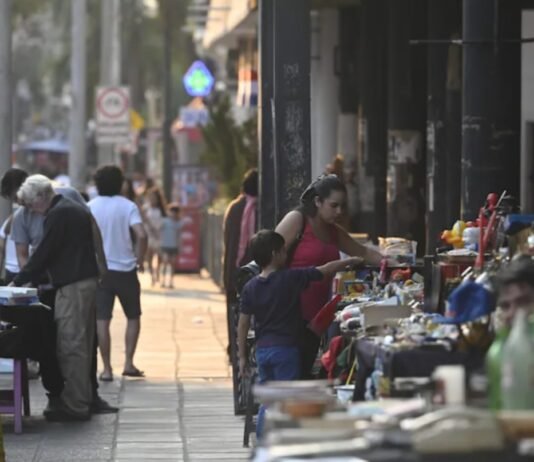 Más del 60% de los trabajadores paraguayos están en la informalidad, según el INE
