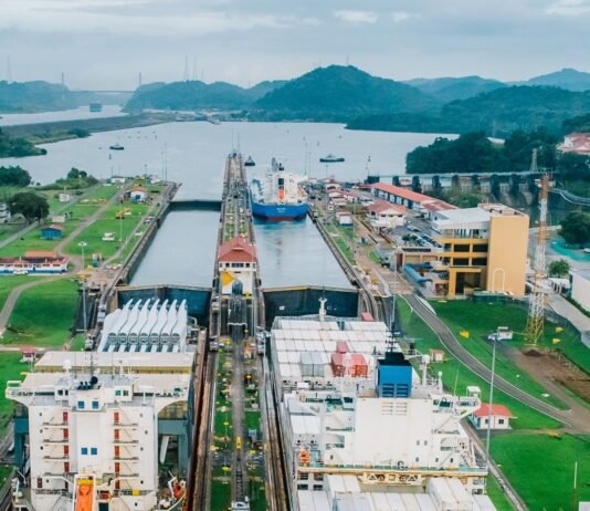 Canal de Panamá celebra 111 años como referente global del comercio marítimo