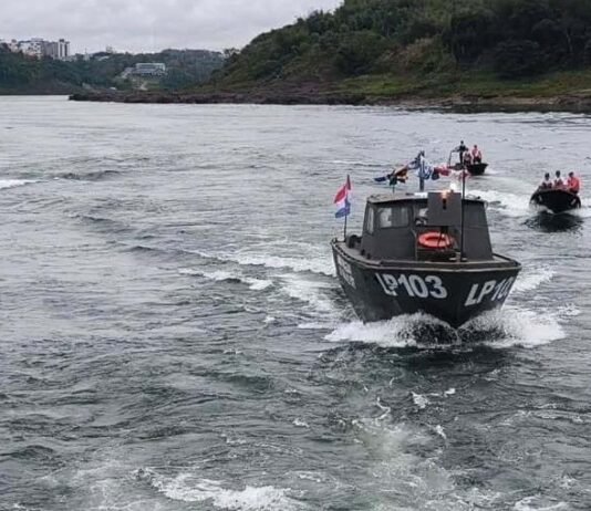 Armada Paraguaya celebra su día con el arribo de la primera de 12 lanchas rápidas donadas por Estados Unidos
