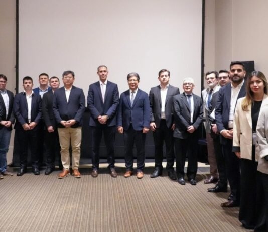 MIC y Katech impulsan la estrategia de movilidad eléctrica en Paraguay