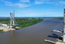 Autoridades constatan avance del 82 % del Puente de la Bioceánica, financiado por ITAIPU