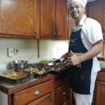 Justo Riveros: El cocinero del río que sazona la ausencia con música y amor