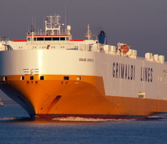 Montevideo se consolida como hub regional para un nuevo servicio Ro-Ro de Grimaldi Lines entre Asia y el Río de la Plata