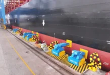 China pone en operación el primer sistema de amarre automático sin cabos para megabuques portacontenedores