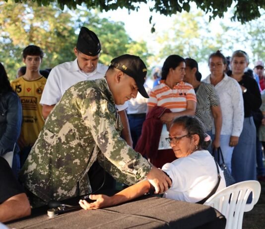 Buque Hospital de la Armada despliega jornada médica gratuita en Remansito