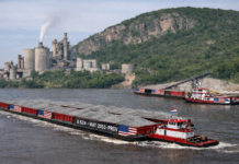 Segundo convoy navega con carga estatal bajo prórroga excepcional