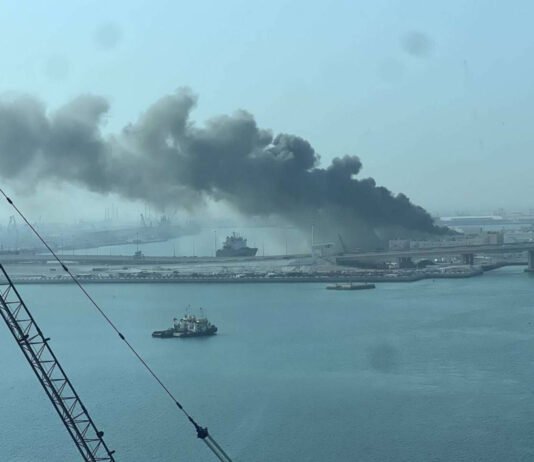 Irán responde a Estados Unidos e Israel y golpea el golfo Pérsico: la guerra adquiere dimensión regional