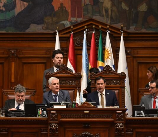 Hidrovía Paraguay–Paraná se posiciona en la agenda del PARLASUR junto al debate sobre FOCEM y presupuesto regional