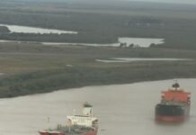 Impactante choque de buques frente a Rosario: barcazas se desprendieron tras colisión en el Paraná