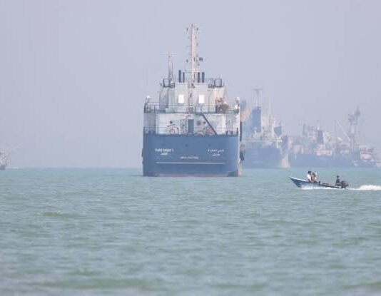 Ormuz, otra vez en alerta: nuevos ataques reavivan la crisis marítima