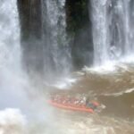 Tragedia en las Cataratas del Iguazú: investigan las causas del vuelco de una embarcación turística que dejó un fallecido