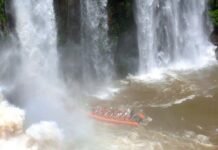 Tragedia en las Cataratas del Iguazú: investigan las causas del vuelco de una embarcación turística que dejó un fallecido