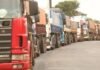 Camioneros advierten un posible colapso del transporte ante la suba del combustible