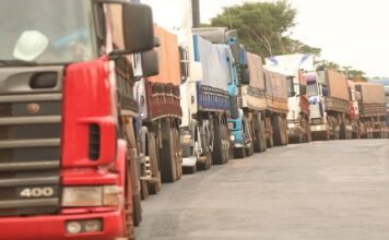 Camioneros advierten un posible colapso del transporte ante la suba del combustible