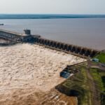 La Entidad Binacional Yacyretá abre sus compuertas ante una masiva crecida del río Paraná