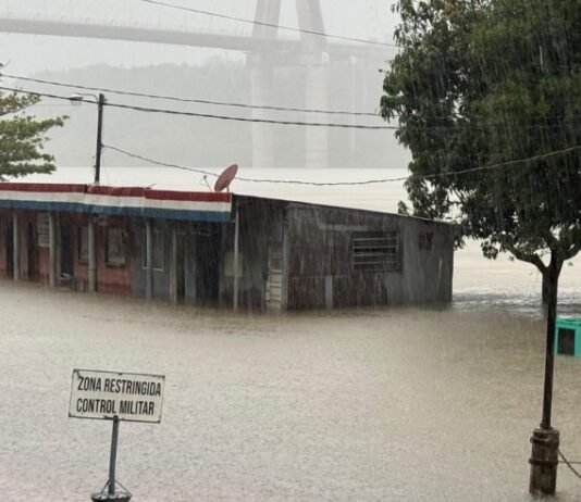 La crecida del río Paraná obliga al cierre temporal de 14 puestos migratorios fluviales